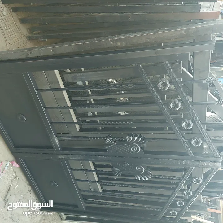 بواب شبابيك مطابخ مراجيح  بواب سحاب ماكنات خياطه ماكنات طباعه ماكنات تصوير وثائق خزانات ستيل