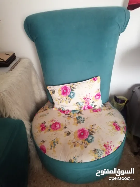 طقم كنب جلوس ( غرفة معيشه) مريح جدا وواسع ومميز