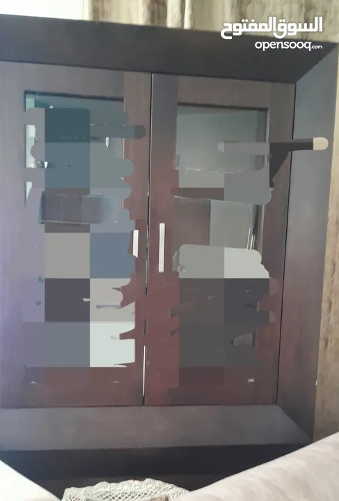 اثاث غرفة جلوس (صالون) بحالة جيدة بجنن اسفنج ناعم لطيف منجد