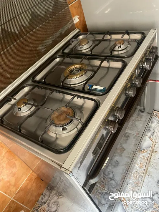 غاز مستعمل للبيع بحاله الوكاله للبيع اعلى سعر  غاز نوع رم الفرن فيه بحاجه ل صيانه