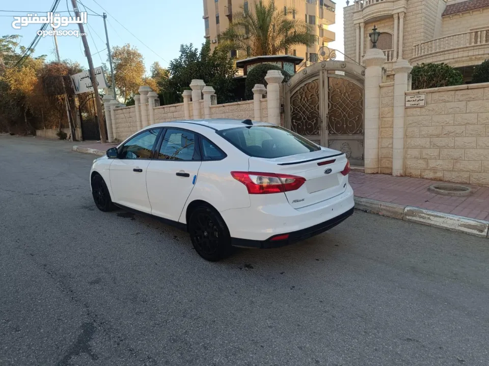 فورد فوكس نخب اول . دهان شركة2013