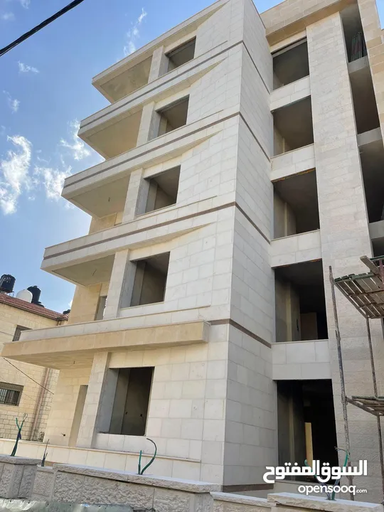 شقة طابق اخير في سطح مرحبا للبيع