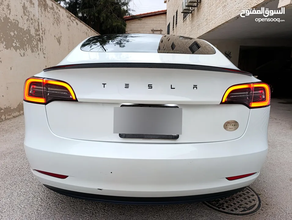 TESLA MODEL 3 ONLY 8000KM