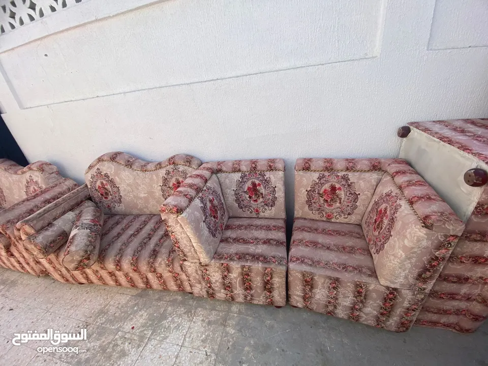 Urgent Majlis Set with 5 Long Sofas, 2 Small Sofa - AED 419