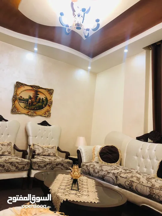منزل بيت للبيع او للاستثمار مع إمكانية البناء على السطح