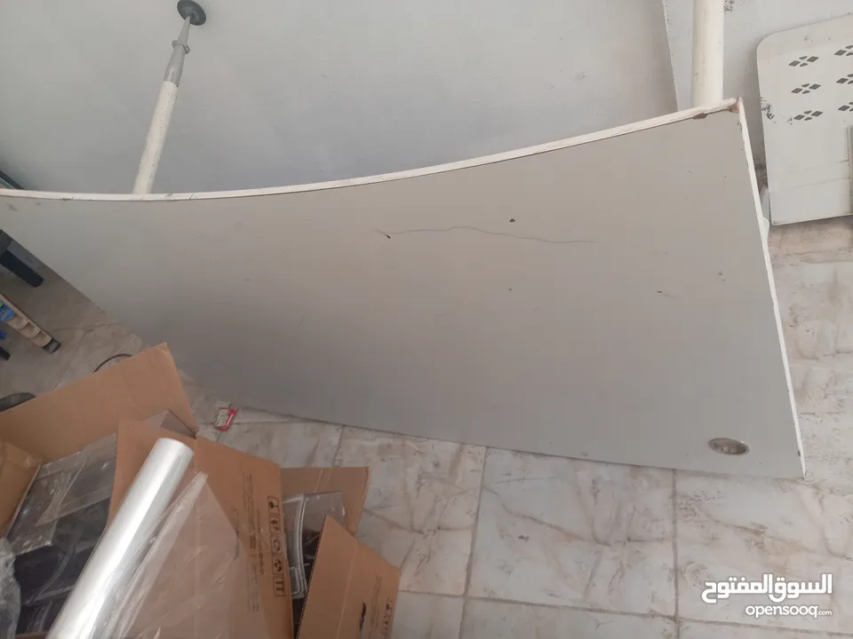 مقاعددراسيه +مكاتب