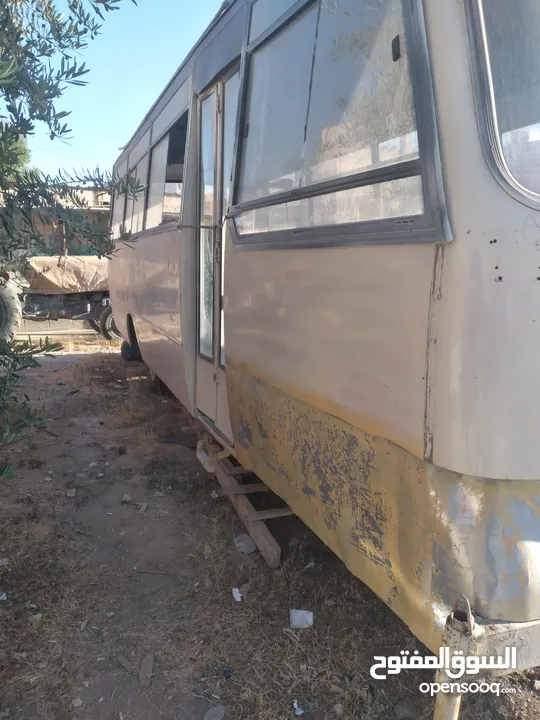 باص جر تويوتا يصلح لمزرعة او صاحب اغنام نضيف جدا  السعر بعد المعاينه