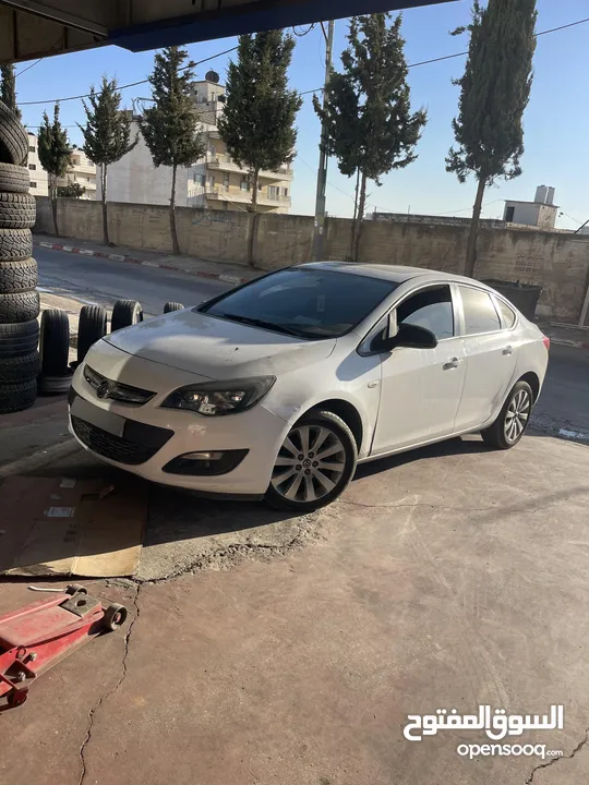 أوبل استرا