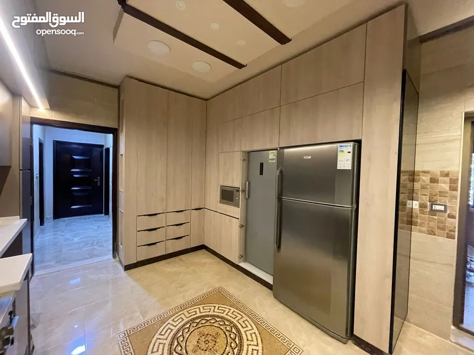 مطبخ لامينيت اسباني او ألماني 4×4...3×4.حرف L.او U.