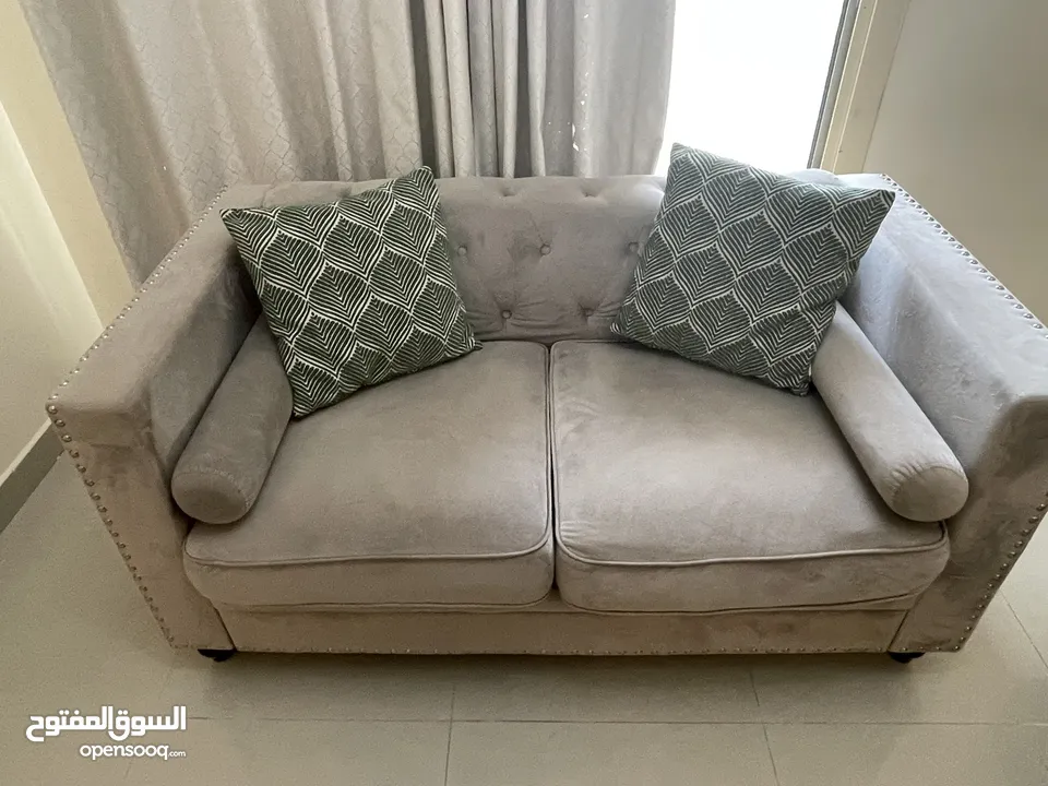 طقم كنب جلوس للمجلس من ثلاث قطع في حالة جيدة Sofa ser 3 pcs good condition