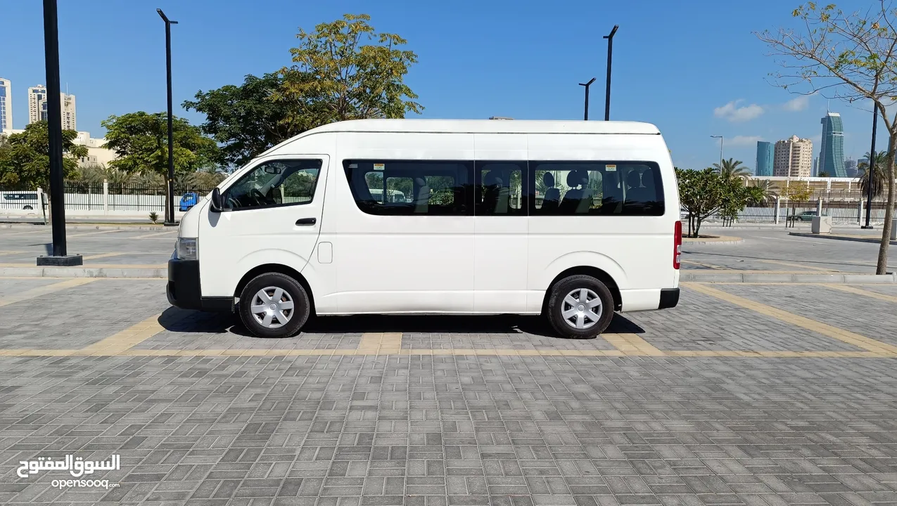 TOYOTA HIACE MODEL 2019  HIGH ROOF PASSENGER MINI BUS SALE URGENTLY  SINGLE OWNER