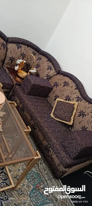 مجلس خليجي نظيف ومرتب للبيع بسعر مغري 130دينار غير قابل للتفاوض