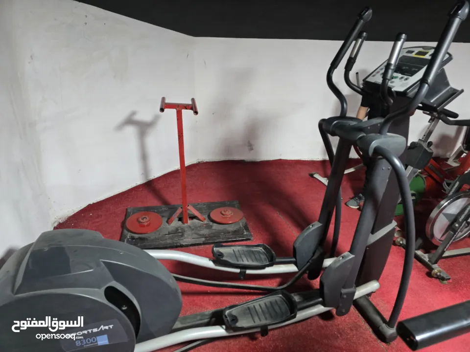 نادي حديد كامل الاجهزة