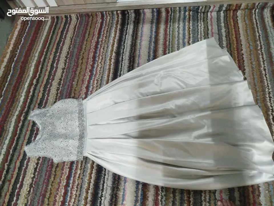 فستانين سهرة لبسة واحدة