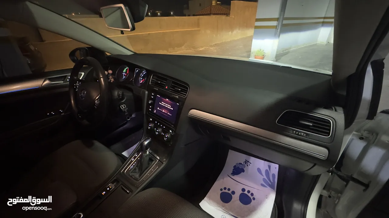 E GOLF 2019 50k km  اي جولف 2019 ممشى 50 الف كيلو فقط  السياره بحاله ممتازه و لا تحتاج شيئ