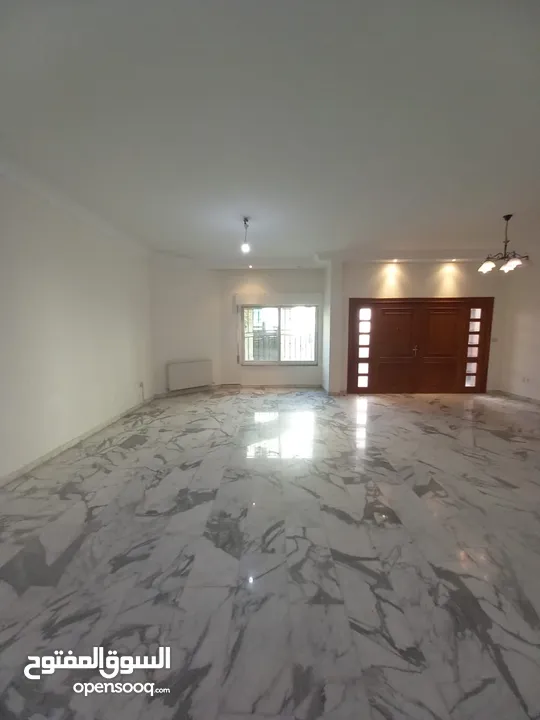 شقة ارضية في دير غبار للبيع - ref : 14405