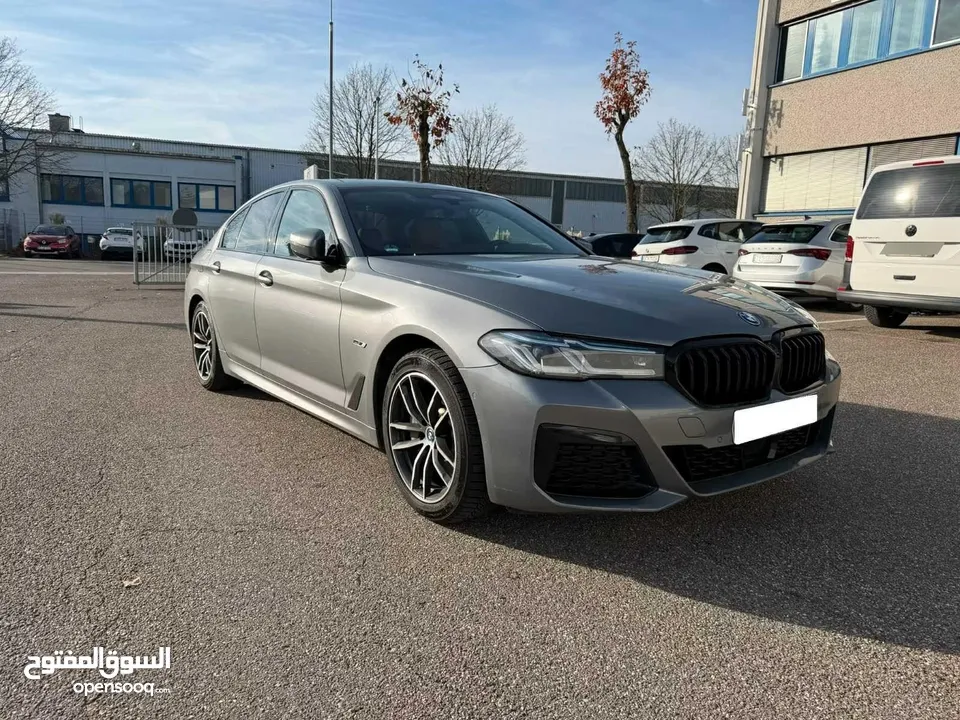 للبيع BMW 530e Plug-in Hybrid M Sport موديل 2022