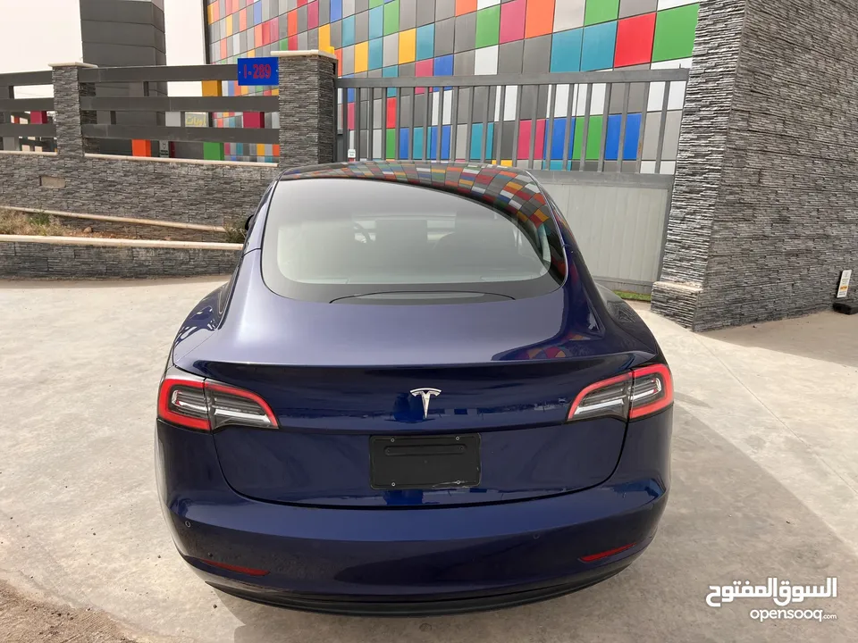 Tesla 2022  بسعر مغري  جدا فحص كامل