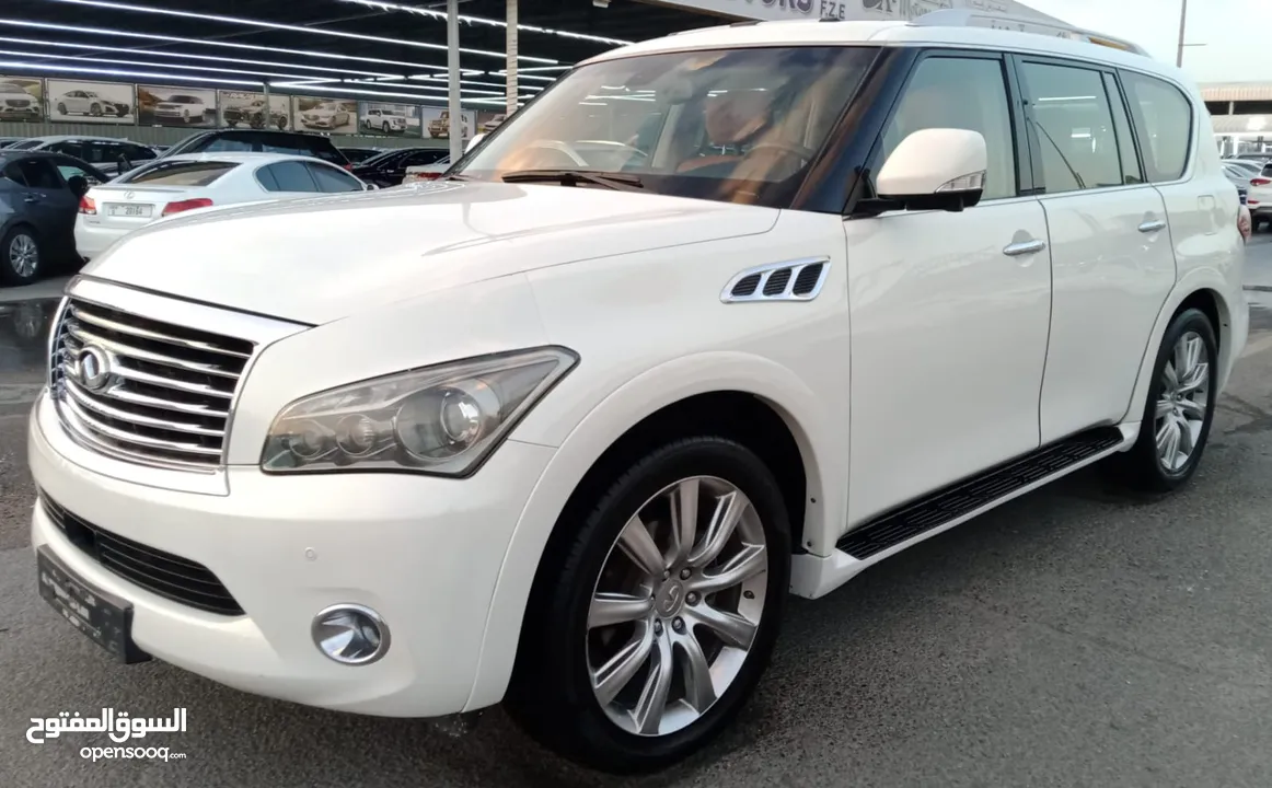 Infiniti QX56 V8 5.6L Full Option Model 2011