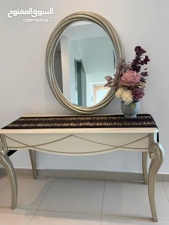 Modern Console Table with Oval Mirror