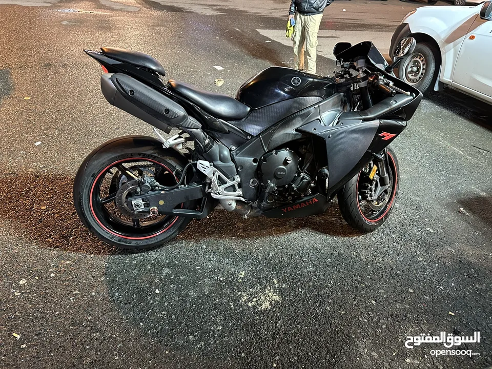 للبيع ياماها ار 1 - yamaha r1 2010