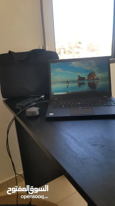 جهاز لاب توب LENOVO بحالة الوكاله مع شاحن وحقيبه وماوس ولوحة مفاتيح اضافيه .