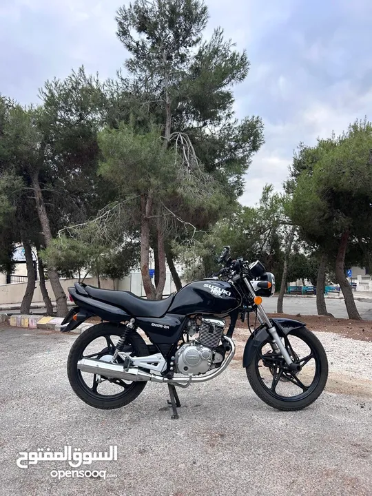 ( Suzuki en125  model 2022 ) بحالة الوكالة بسعر 1000 دينار