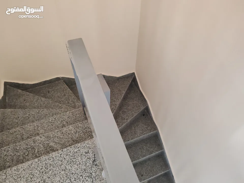 فيله للايجار بسعر شقه تكيف مركزي مع حوش وباركن اطلاله مفتوحه Tawn house for rent in Ajman 42000