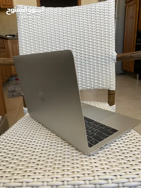 macbook pro 13.3  inch i5  8G  128 ssd  2019 used   Battery-Normal  Touch bar Unlocked