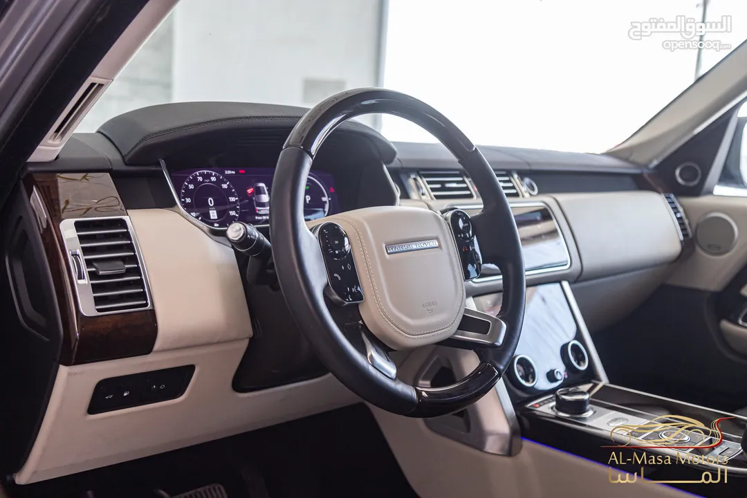 Range Rover Vogue Hse 2020 Plug in hybrid   السيارة بحالة الوكالة و قطعت مسافة 50,000 ميل فقط