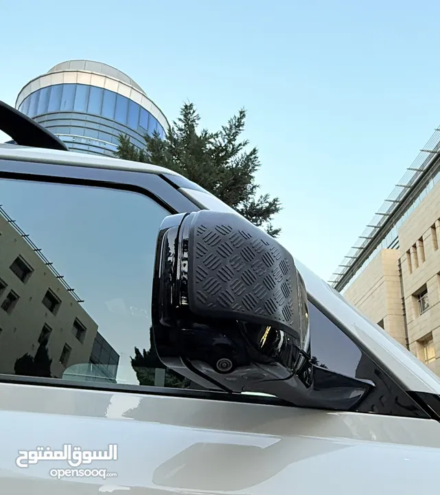 لاند روفر ديفندر 110 موديل 2023