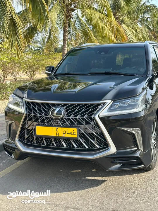 للبيع لكسز LX570 اسود ملكي موديل 2018 خليجي صبغ الوكالة