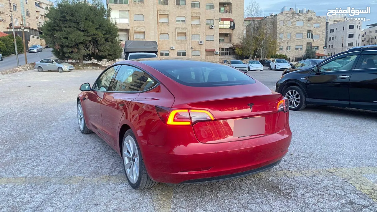 Tesla model 3 2022 standard plus/7 جيد / اتوسكور A/ عداد قليل كاش وبالاقساط