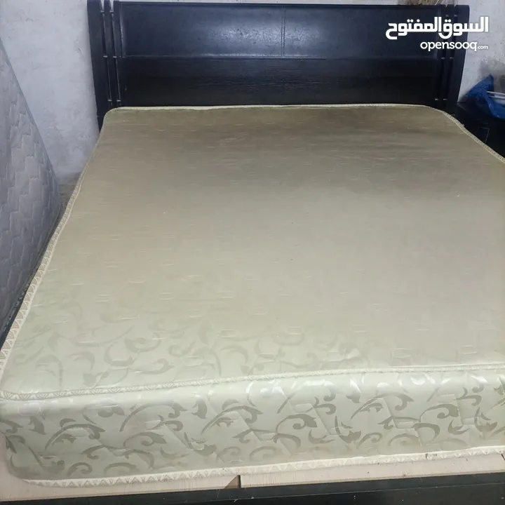فرشه تخت زنبركيه مستعملة شبة جديدة
