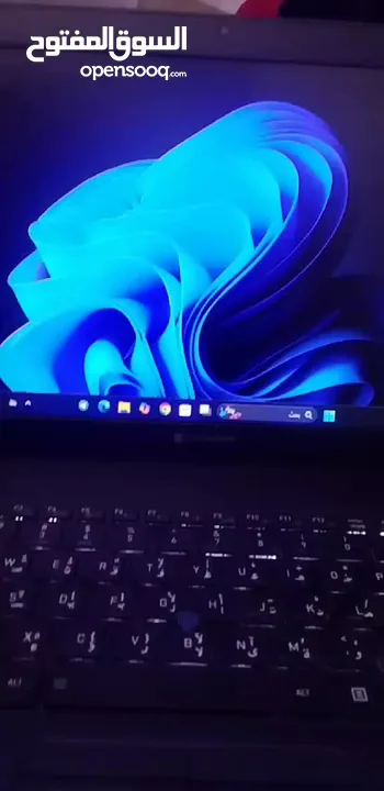 الجهاز هو من فئة الأعمال (Business-Class) التابعة لشركة Dynabook اليابانية، وهي استمرار لخط أجهزة To
