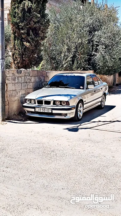 BMW E34  520