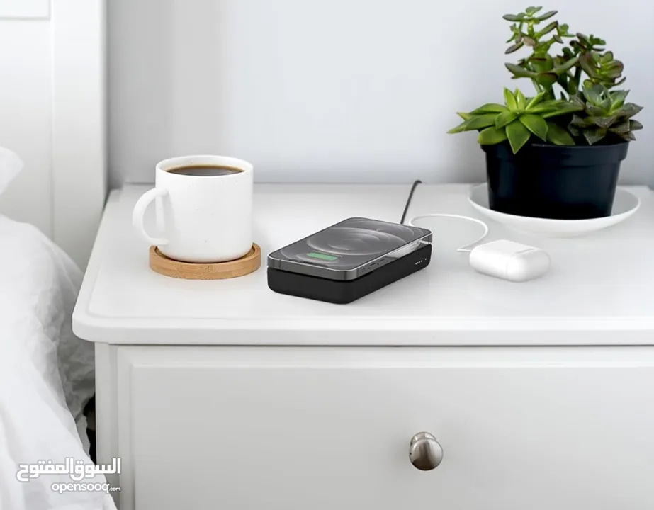 شاحن آيفون لاسلكي باور بانك نوع بلكن كابلC بالكرتونة جديد سعة البطارية Belkin MagSafe bank 10000mah