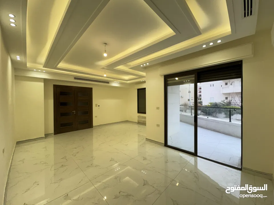 شقة مميزة للبيع طابق ثاني مساحة 230م بخلدا بتشطيبات مميزة (مشروع 115)