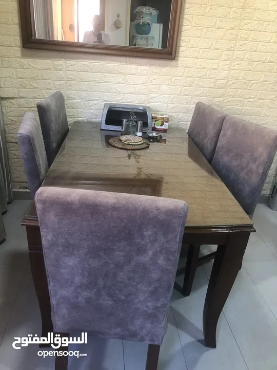 طاولة سفرة و4 كراسي للبيع