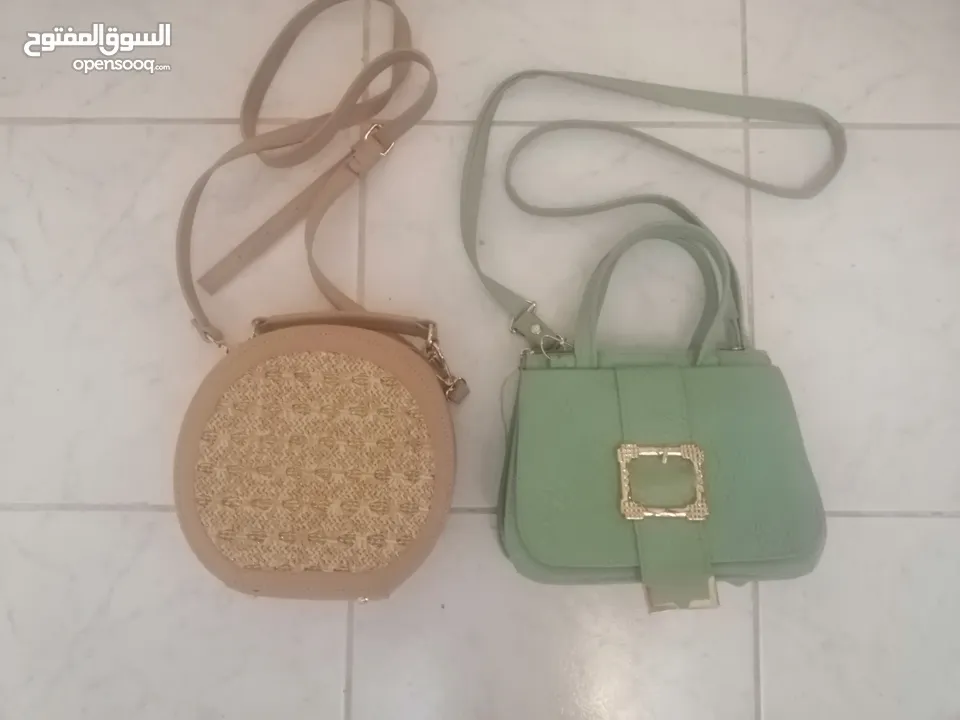 اي شنطه فقط 10 دنانير وعندي كمان كندره العروسه جديد بسعر مغري