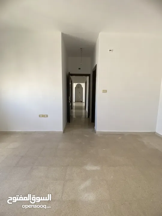 شقة مجددة في البيادر من المالك