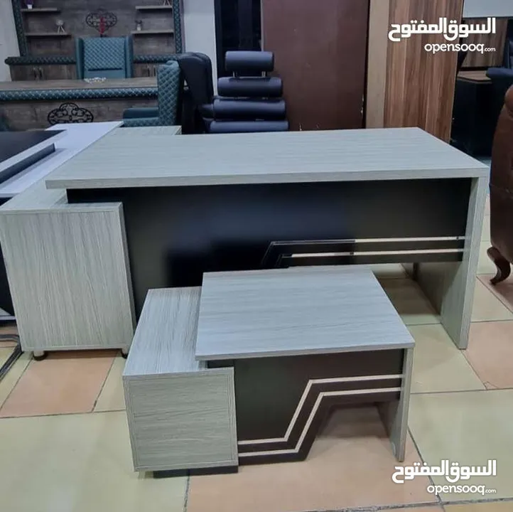 مكتب 140*70 مع جانبيه 80*40 وطاولة وسط تفصيل خشب مستورد بسعر المصنع