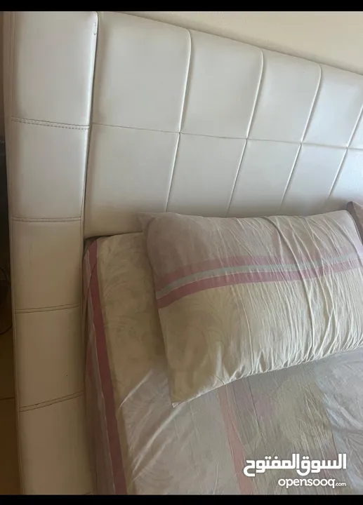 سرير كنج سايز مع مرتبة king size bed with mattress