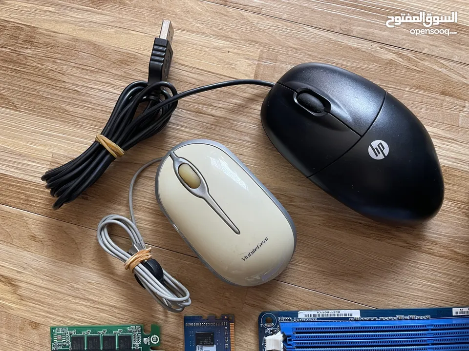 للبيع قطع كمبيوتر قديمة