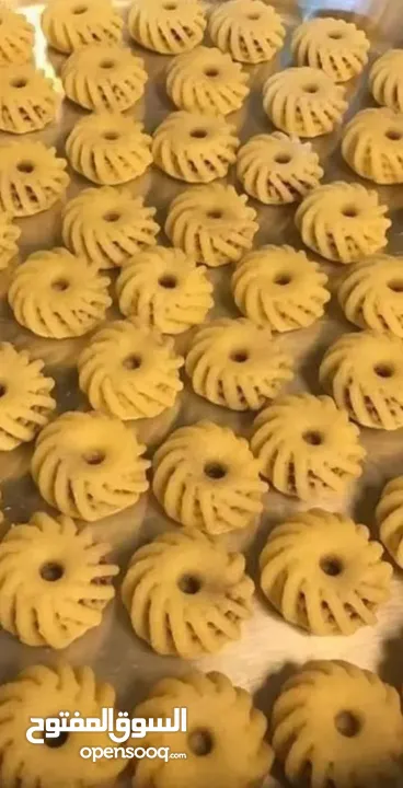 معمولاتي بنقشاتي