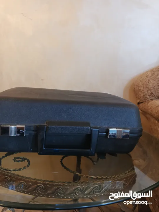 الة كاتبة قديمة جديده غير مستعمله