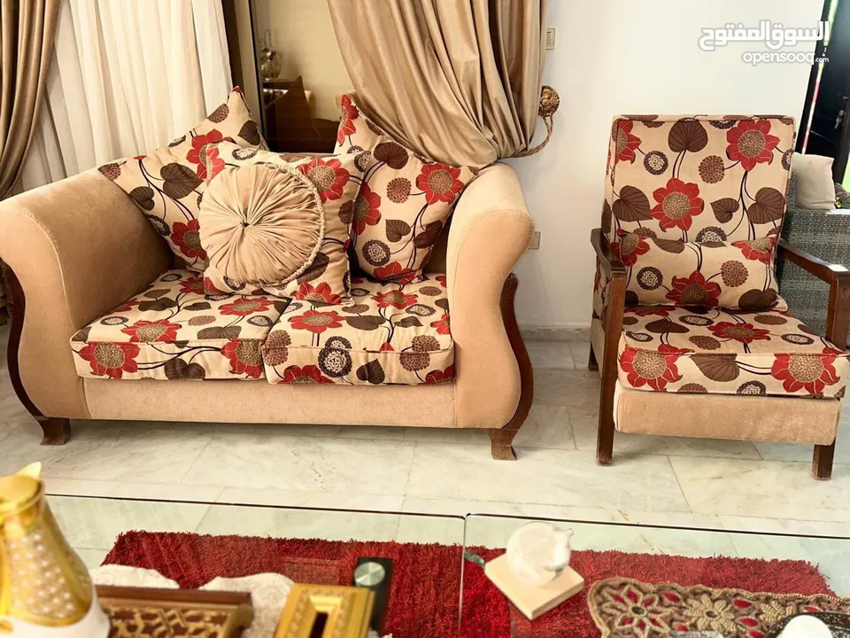 غرفة نوم وسفرة وضيوف