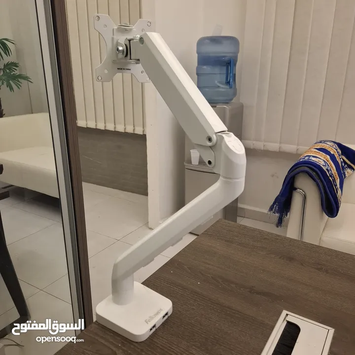 حاملة شاشة كمبيوتر ماركة fellowes سعر الشراء 80