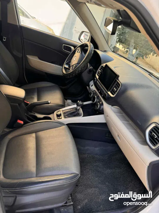 هونداي فينيو V فل الفل اضافات مع فتحة سقف.