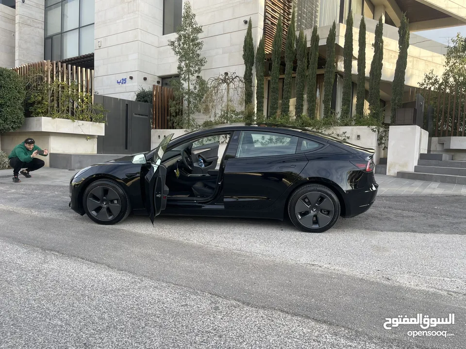 Tesla model 3  2023